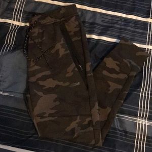 American Eagle Men’s Camo Joggers